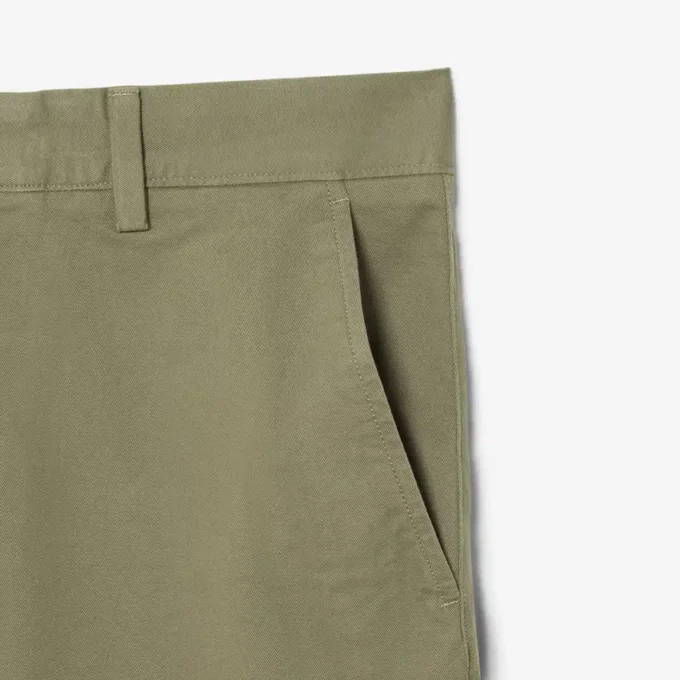 Chino-Shorts aus Stretch-Twill Chino-Shorts aus Stretch-Twill