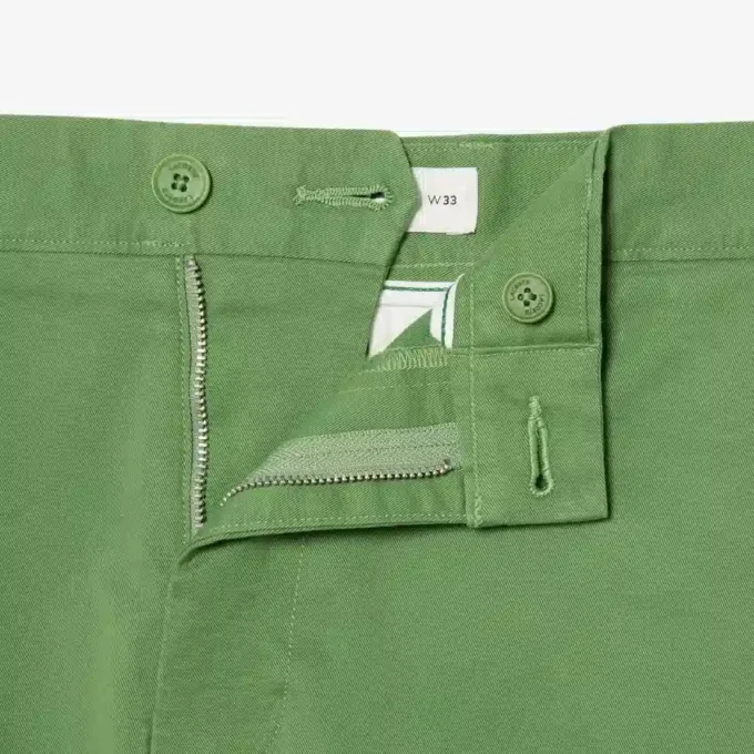 Chino-Shorts aus Stretch-Twill Chino-Shorts aus Stretch-Twill