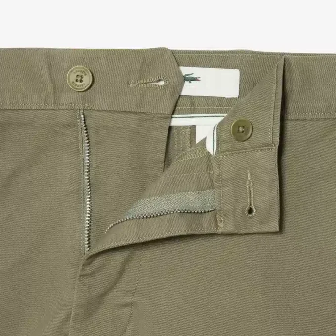 Chino-Shorts aus Stretch-Twill Chino-Shorts aus Stretch-Twill