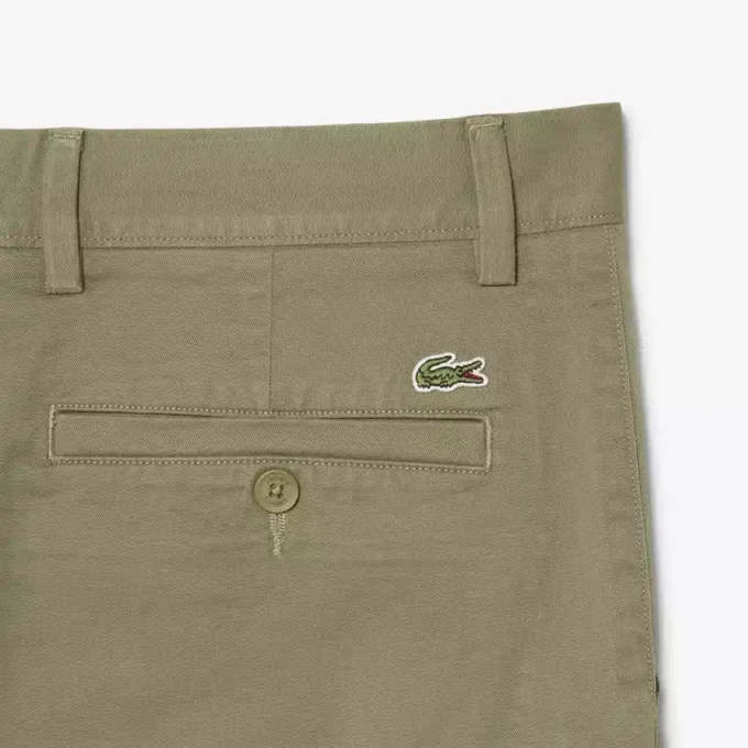 Chino-Shorts aus Stretch-Twill Chino-Shorts aus Stretch-Twill