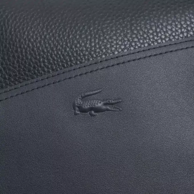 Club Lacoste Wochenendtasche aus genarbtem Leder Club Lacoste Wochenendtasche aus genarbtem Leder