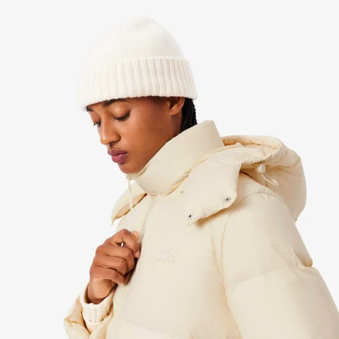 Damen-Daunenjacke mit Kapuze in lockerer Passform Damen-Daunenjacke mit Kapuze in lockerer Passform