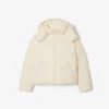 Damen-Daunenjacke mit Kapuze in lockerer Passform Damen-Daunenjacke mit Kapuze in lockerer Passform