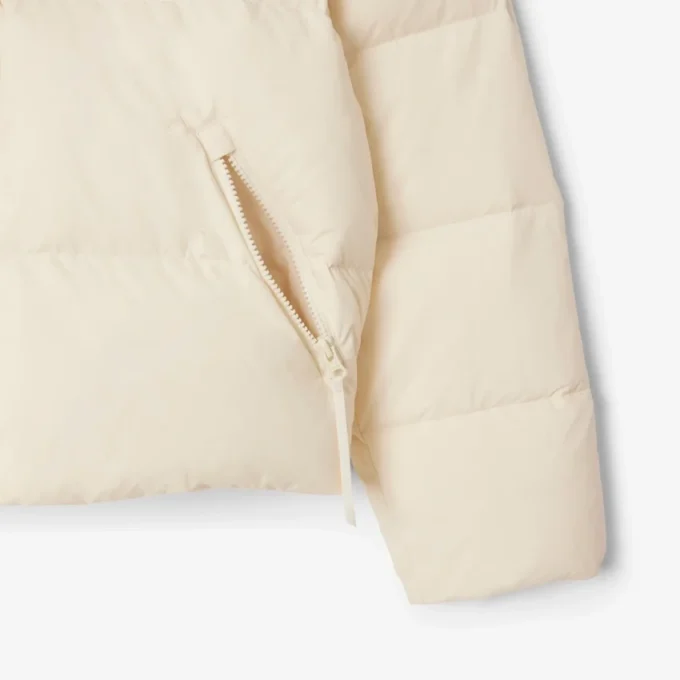 Damen-Daunenjacke mit Kapuze in lockerer Passform Damen-Daunenjacke mit Kapuze in lockerer Passform