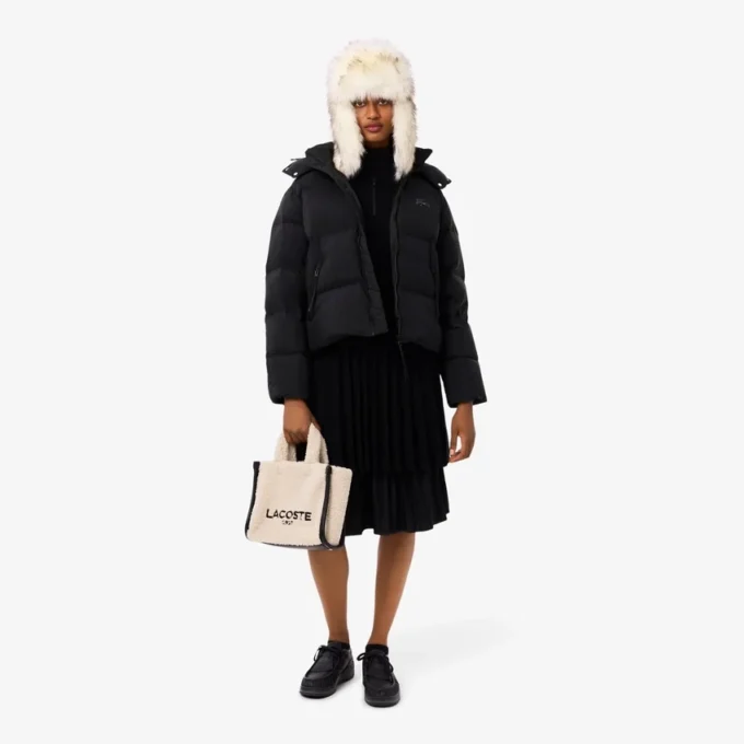 Damen-Daunenjacke mit Kapuze in Relaxed Fit Damen-Daunenjacke mit Kapuze in Relaxed Fit