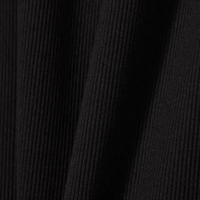 Damen-Kleid aus gerippter Baumwolle mit Polo-Kragen in Slim-Fit-Passform Damen-Kleid aus gerippter Baumwolle mit Polo-Kragen in Slim-Fit-Passform