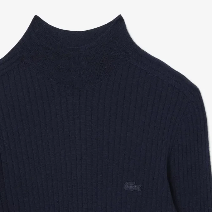 Damen-Pullover aus Merinowolle mit hohem Kragen und Rippstrick Damen-Pullover aus Merinowolle mit hohem Kragen und Rippstrick