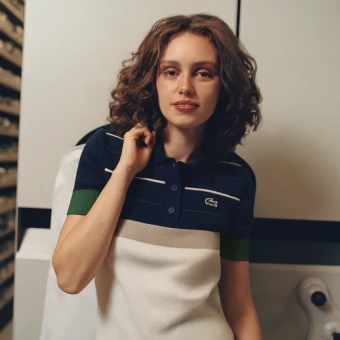 Damen-Pullover mit gestreiftem Poloshirt-Kragen, hergestellt in Frankreich Damen-Pullover mit gestreiftem Poloshirt-Kragen, hergestellt in Frankreich