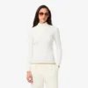 Damen-Pullover mit hohem Kragen aus 3D-Rippstrick Damen-Pullover mit hohem Kragen aus 3D-Rippstrick