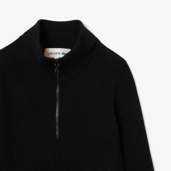 Damen-Pullover mit hohem Kragen aus 3D-Rippstrick Damen-Pullover mit hohem Kragen aus 3D-Rippstrick