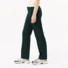 Damenhose mit geradem Schnitt und Ziernähten Damenhose mit geradem Schnitt und Ziernähten