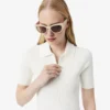 Damenkleid mit Plissee und Poloshirt-Kragen Damenkleid mit Plissee und Poloshirt-Kragen