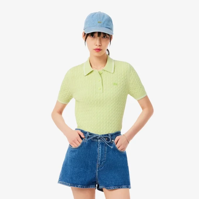 Gestreifter Pullover mit Zopfmuster und Poloshirt-Kragen Gestreifter Pullover mit Zopfmuster und Poloshirt-Kragen