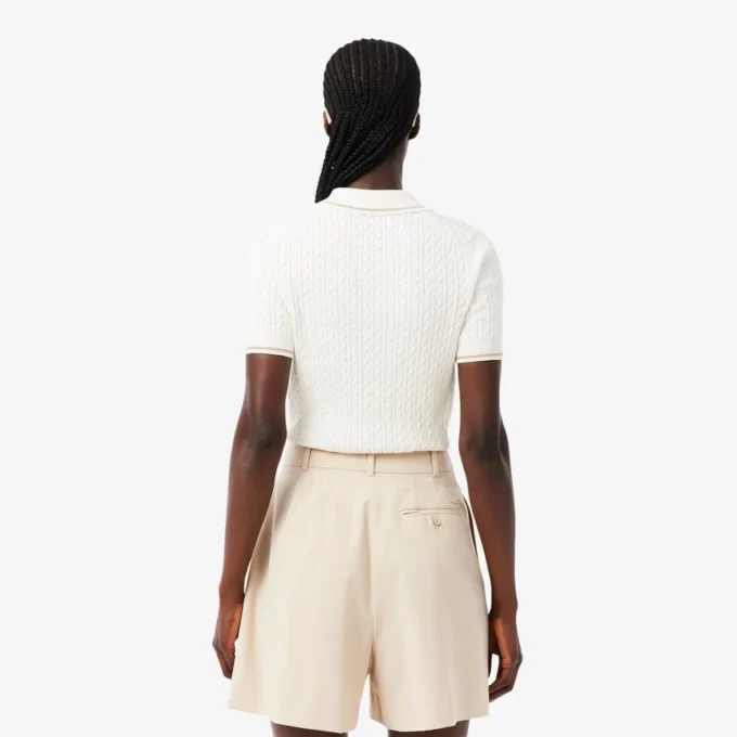 Gestreifter Pullover mit Zopfmuster und Poloshirt-Kragen Gestreifter Pullover mit Zopfmuster und Poloshirt-Kragen
