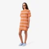 Gestreiftes T-Shirt-Kleid aus Mesh-Strick Gestreiftes T-Shirt-Kleid aus Mesh-Strick