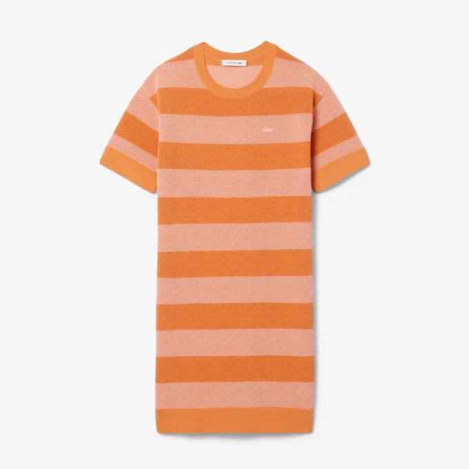 Gestreiftes T-Shirt-Kleid aus Mesh-Strick Gestreiftes T-Shirt-Kleid aus Mesh-Strick