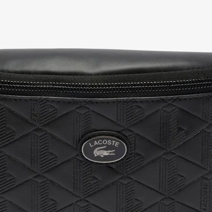 Gürteltasche aus geprägtem Leder mit Monogramm Gürteltasche aus geprägtem Leder mit Monogramm