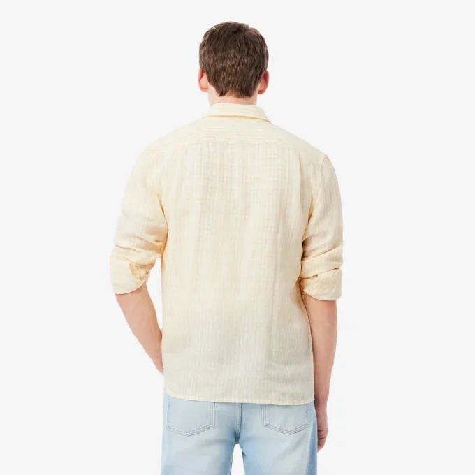 Herren-Leinenhemd mit geriffeltem Schnitt Herren-Leinenhemd mit geriffeltem Schnitt