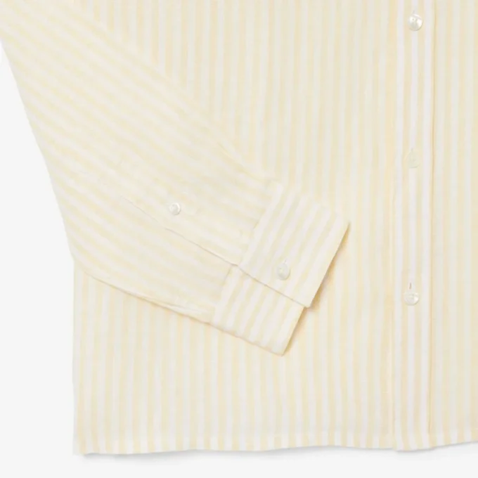 Herren-Leinenhemd mit geriffeltem Schnitt Herren-Leinenhemd mit geriffeltem Schnitt