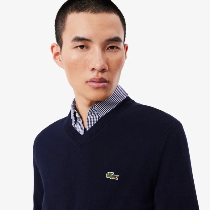 Herren-Pullover aus Baumwolle mit V-Ausschnitt Herren-Pullover aus Baumwolle mit V-Ausschnitt
