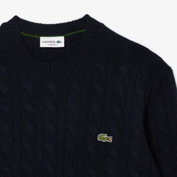 Herren-Pullover aus Wollstrick mit Rundhalsausschnitt Herren-Pullover aus Wollstrick mit Rundhalsausschnitt