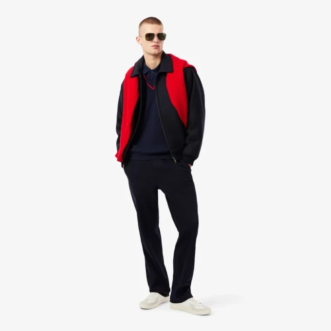 Herren-Pullover mit V-Ausschnitt und Streifenmuster aus der Archive Edition Herren-Pullover mit V-Ausschnitt und Streifenmuster aus der Archive Edition