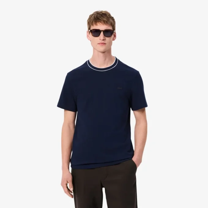 Herren-T-Shirt aus Stretch-Piqué mit gestreiftem Kragen Herren-T-Shirt aus Stretch-Piqué mit gestreiftem Kragen