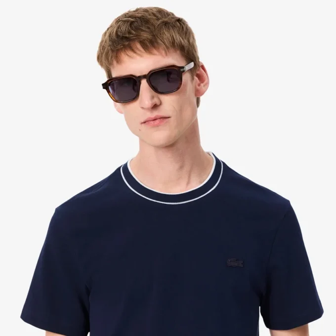 Herren-T-Shirt aus Stretch-Piqué mit gestreiftem Kragen Herren-T-Shirt aus Stretch-Piqué mit gestreiftem Kragen