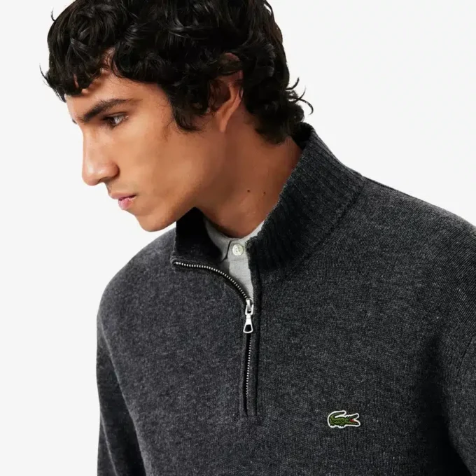 Herren-Wollpullover mit Reißverschluss und hohem Kragen Herren-Wollpullover mit Reißverschluss und hohem Kragen