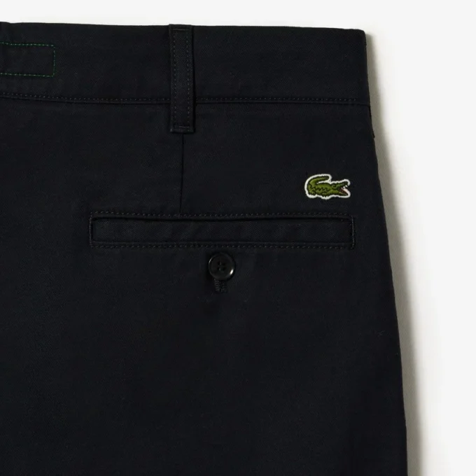 Herrenhose aus Baumwolltwill mit geradem Schnitt Herrenhose aus Baumwolltwill mit geradem Schnitt