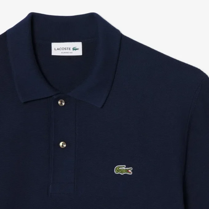 Klassisch geschnittenes Strick-Poloshirt Klassisch geschnittenes Strick-Poloshirt