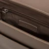 Klassische Umhängetasche mit Klappenverschluss Klassische Umhängetasche mit Klappenverschluss