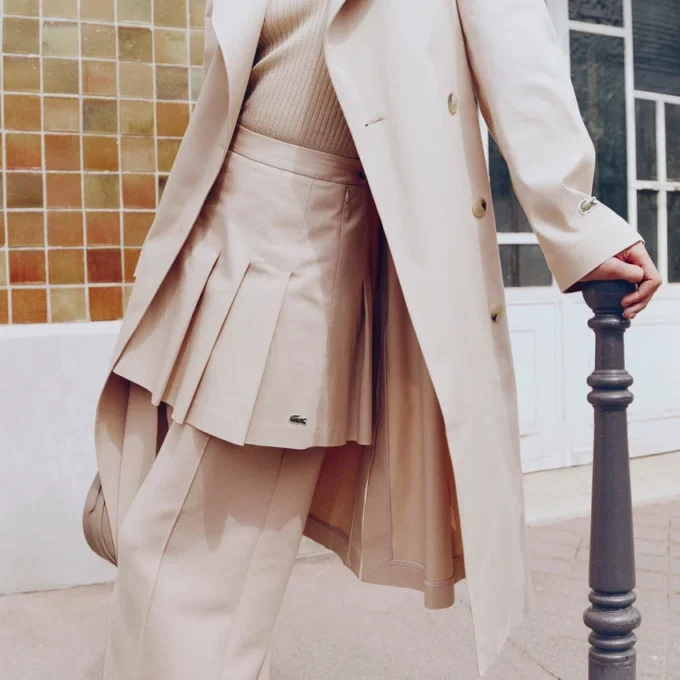 Kurzer Plisseerock aus Stretch-Baumwolle für Damen Kurzer Plisseerock aus Stretch-Baumwolle für Damen