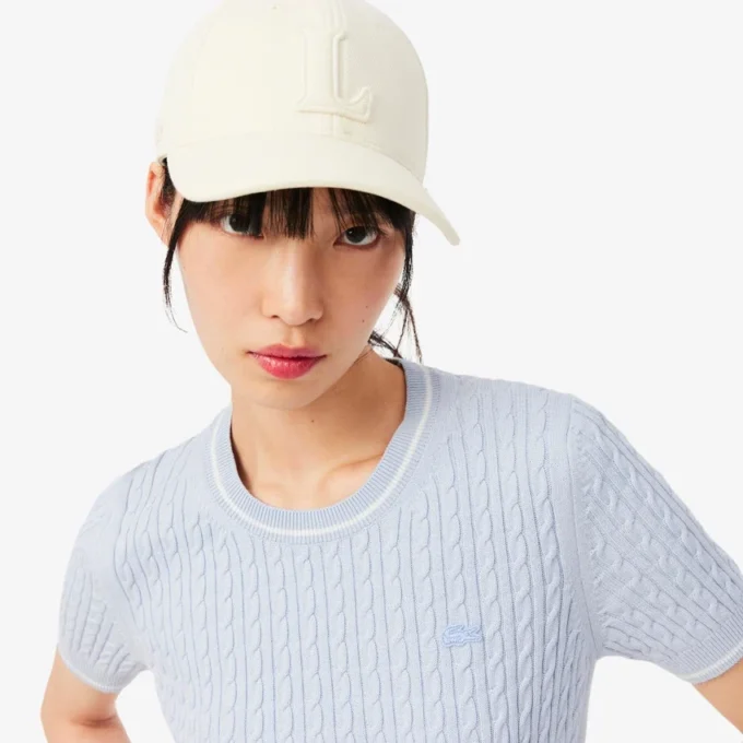 Kurzärmeliger Pullover mit Zopfmuster