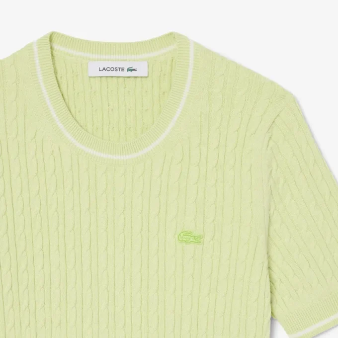 Kurzärmeliger Pullover mit Zopfmuster