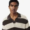 Kurzärmeliges, gestreiftes Poloshirt mit Polokragen Kurzärmeliges, gestreiftes Poloshirt mit Polokragen