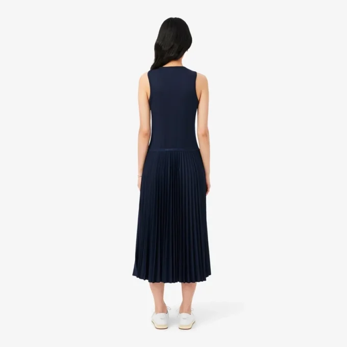 Langes, ärmelloses Plisseekleid Langes, ärmelloses Plisseekleid