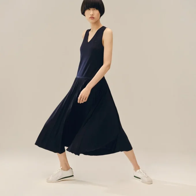 Langes, ärmelloses Plisseekleid Langes, ärmelloses Plisseekleid