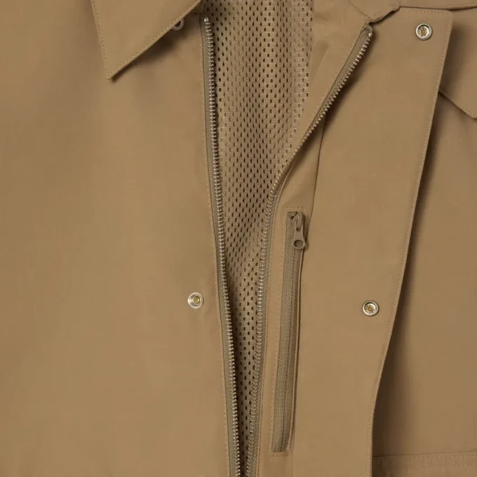 Leichte, wasserabweisende Herrenjacke Leichte, wasserabweisende Herrenjacke