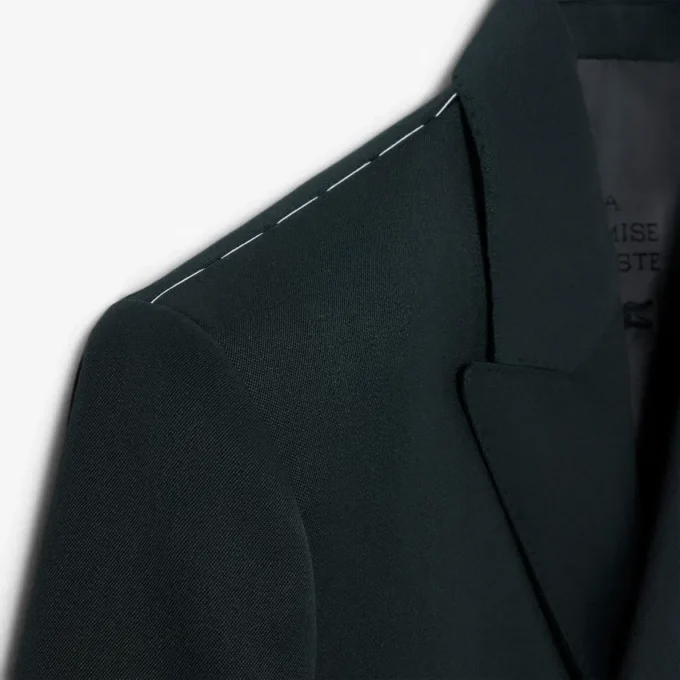 Leichter Zweireiher-Blazer aus Wolle Leichter Zweireiher-Blazer aus Wolle