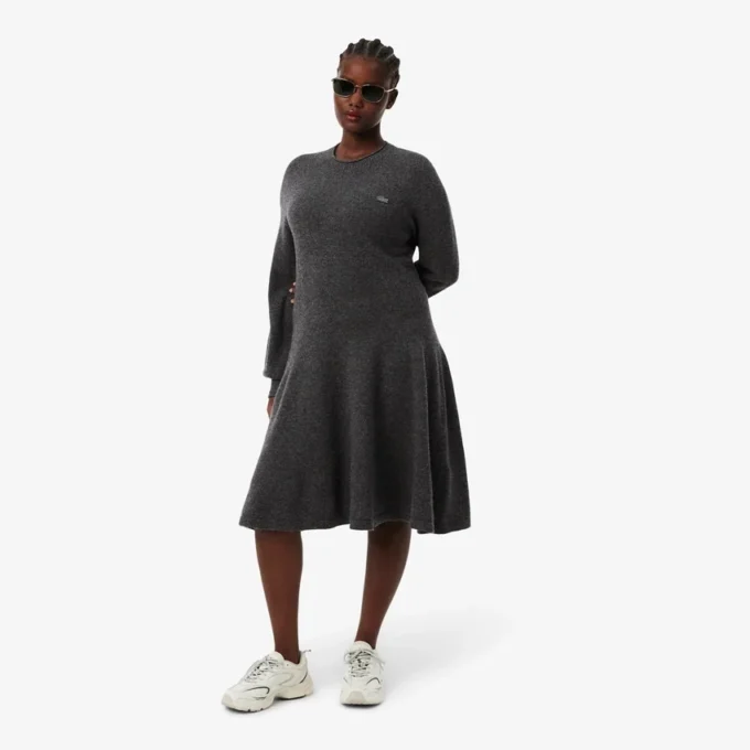 Nahtloses kurzes Wollkleid für Damen Nahtloses kurzes Wollkleid für Damen