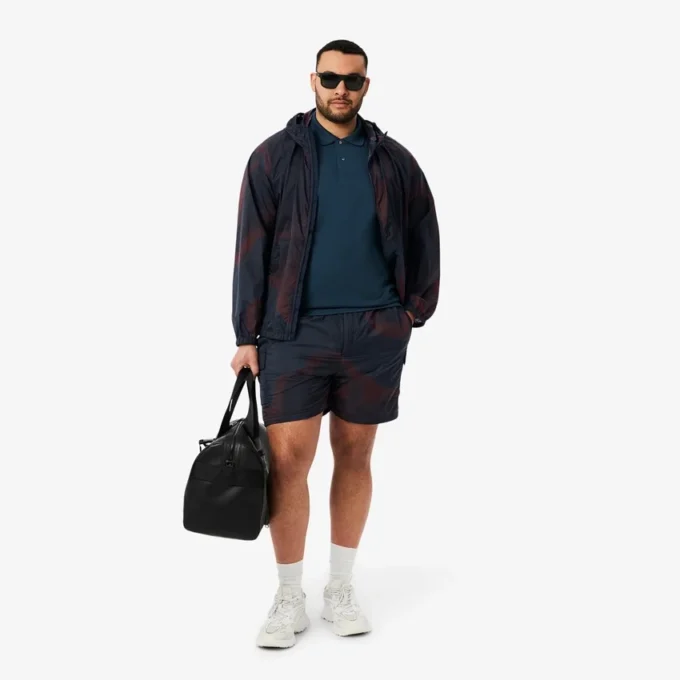 Nylon-Cargo-Shorts für Herren mit Ombra-Print Nylon-Cargo-Shorts für Herren mit Ombra-Print