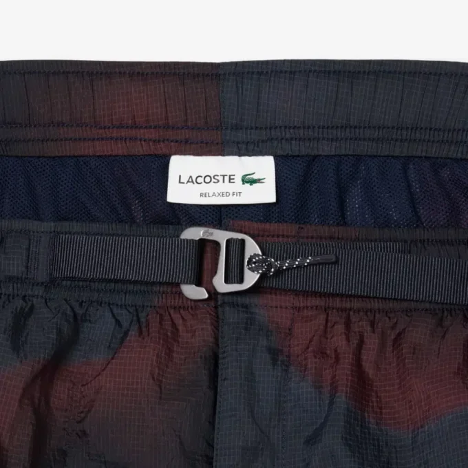Nylon-Cargo-Shorts für Herren mit Ombra-Print Nylon-Cargo-Shorts für Herren mit Ombra-Print