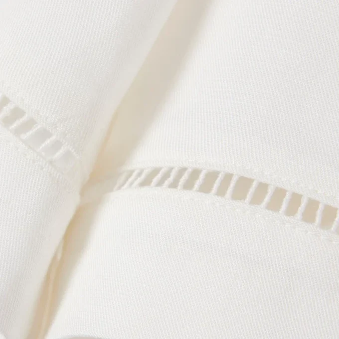 Oversized-Bermudashorts aus fließendem Leinen- und Polyester-Blend Oversized-Bermudashorts aus fließendem Leinen- und Polyester-Blend