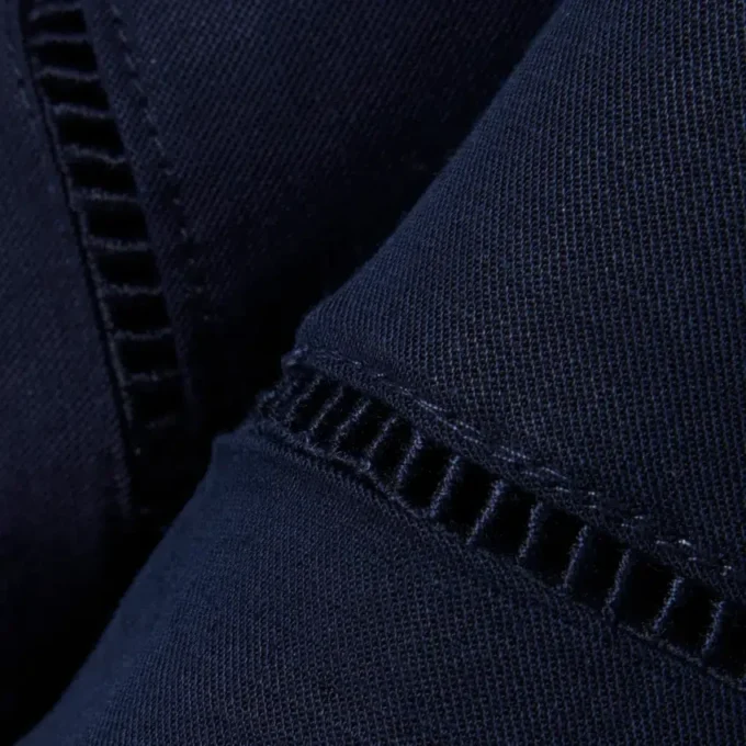 Oversized-Bermudashorts aus fließendem Leinen- und Polyester-Blend Oversized-Bermudashorts aus fließendem Leinen- und Polyester-Blend