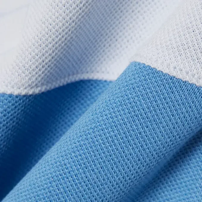 Petit Piqué Poloshirt mit Farbblock-Design Petit Piqué Poloshirt mit Farbblock-Design
