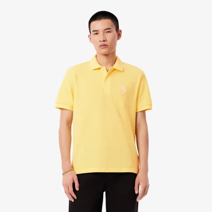 Polohemd mit klassischer Passform und Emblem-Akzent Polohemd mit klassischer Passform und Emblem-Akzent