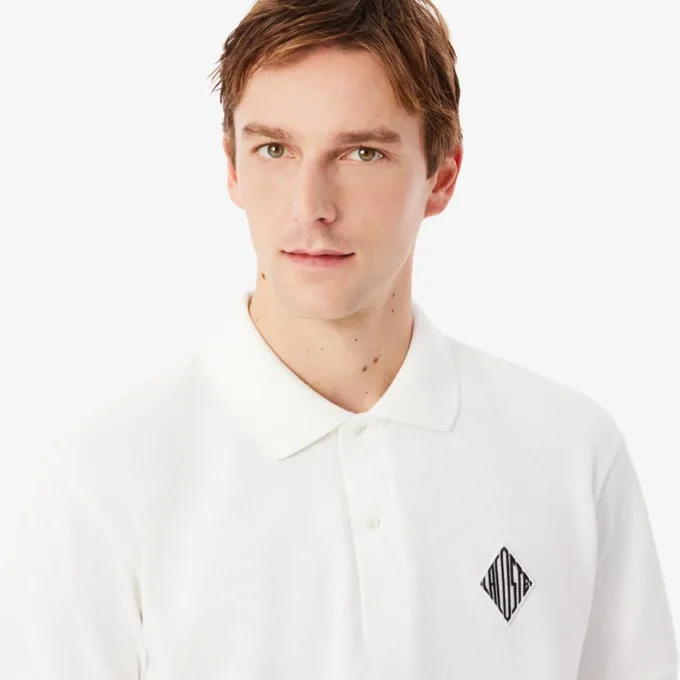 Polohemd mit klassischer Passform und Emblem-Akzent Polohemd mit klassischer Passform und Emblem-Akzent