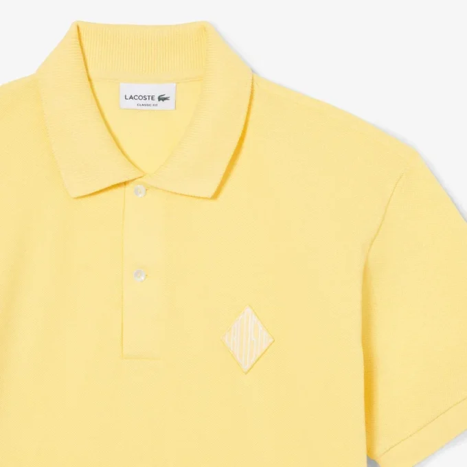 Polohemd mit klassischer Passform und Emblem-Akzent Polohemd mit klassischer Passform und Emblem-Akzent