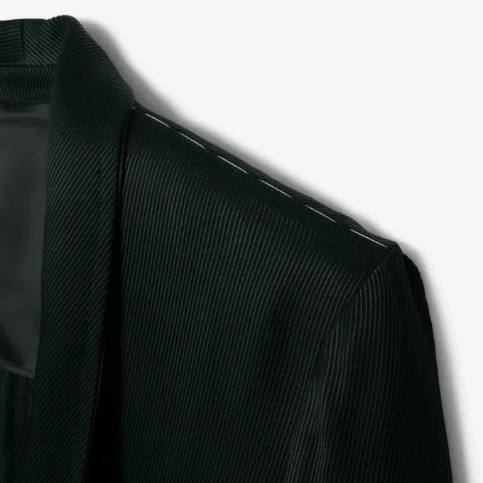 Runway-Blazer aus Satin mit Schalkragen Runway-Blazer aus Satin mit Schalkragen